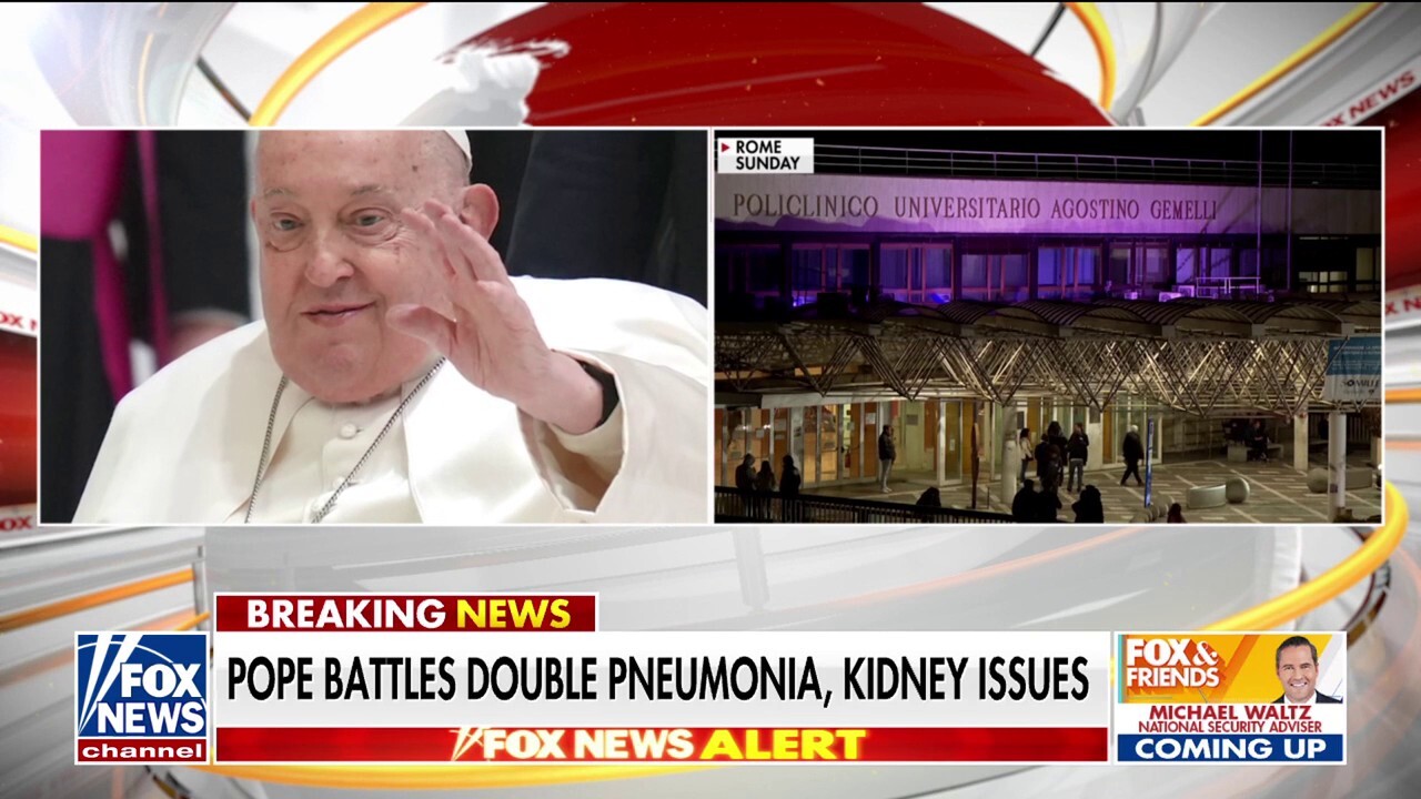 Fox News senior medical analyst Dr. Marc Siegel joins 'Fox & Friends' to provide an update on the condition of Pope Francis as he battles double pneumonia and mild kidney insufficiency.