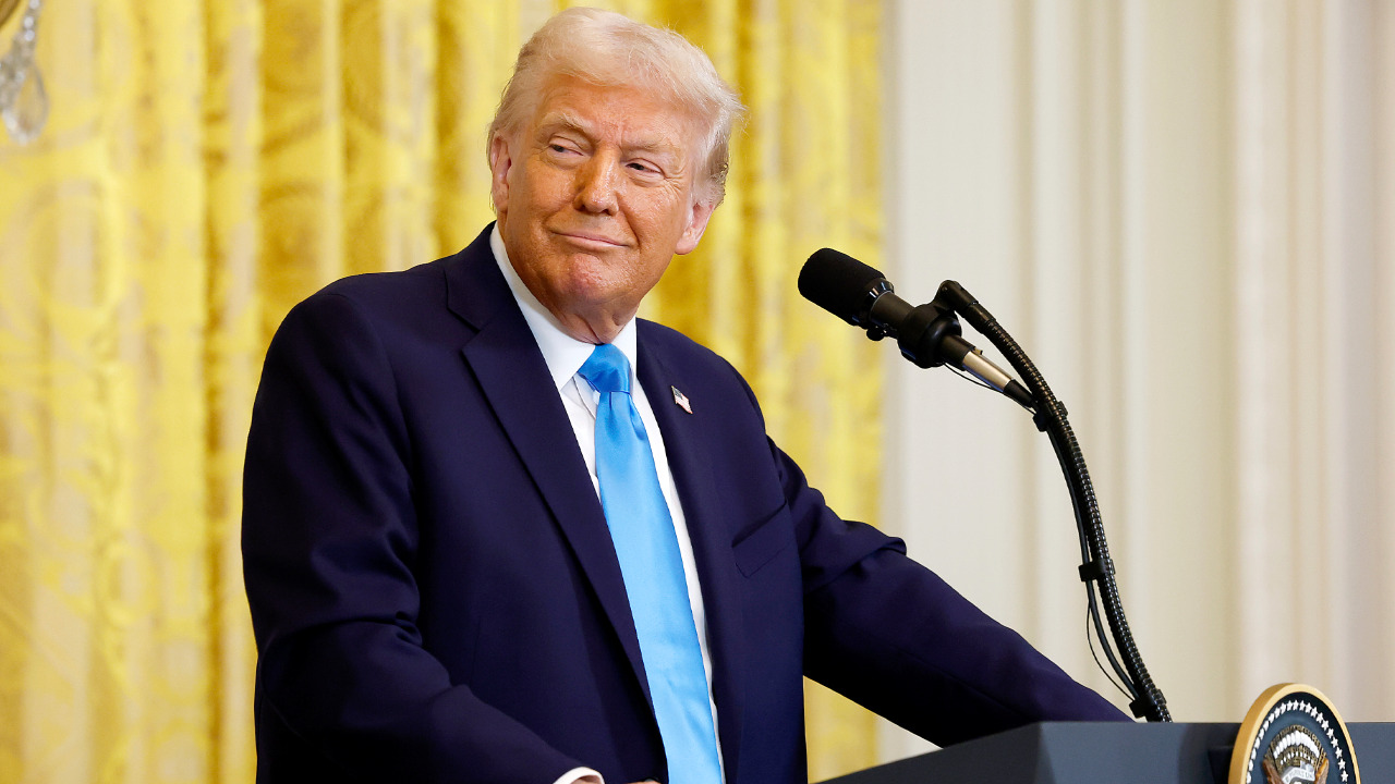  President Trump presents Commander-In-Chief Trophy to Navy Midshipmen 