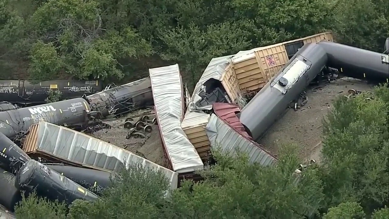 Train possibly carrying hazardous materials derails in Texas