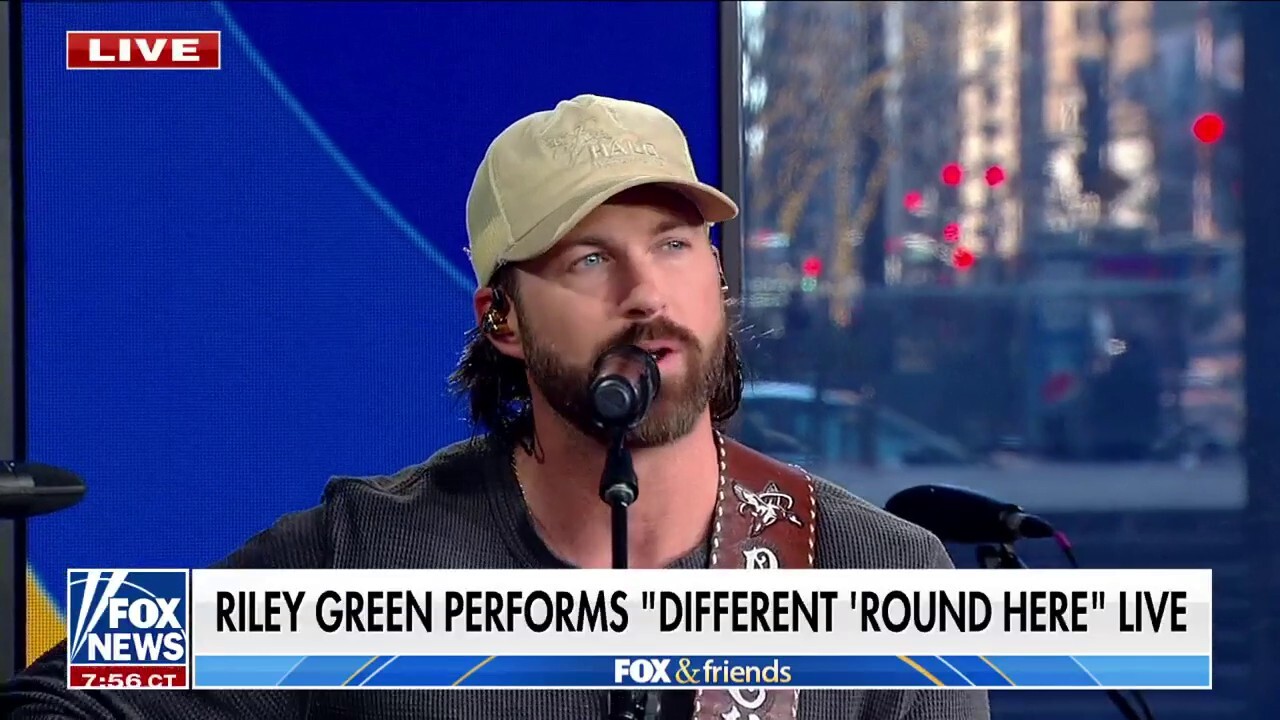 Riley Green performs ‘Different ‘Round Here’ on 'Fox & Friends'
