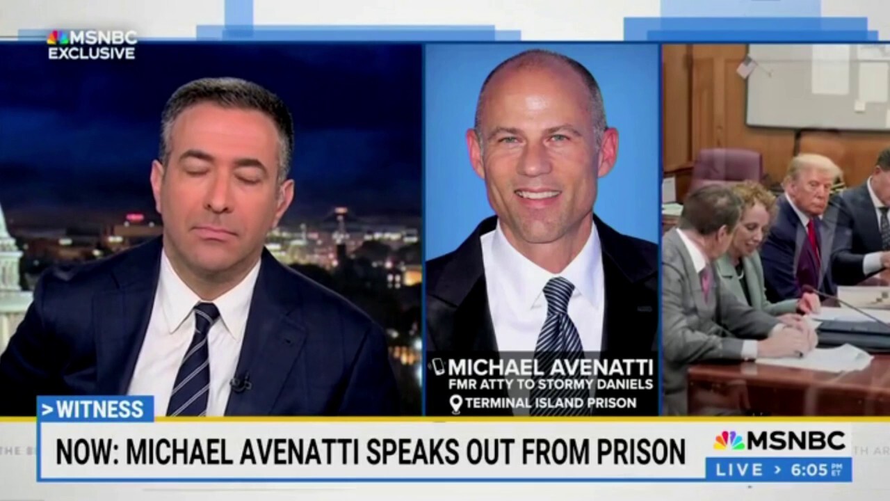 Лишеният от свобода адвокат Майкъл Авенати прави изненадващо интервю с MSNBC относно случая с мълчаливите пари на Тръмп
