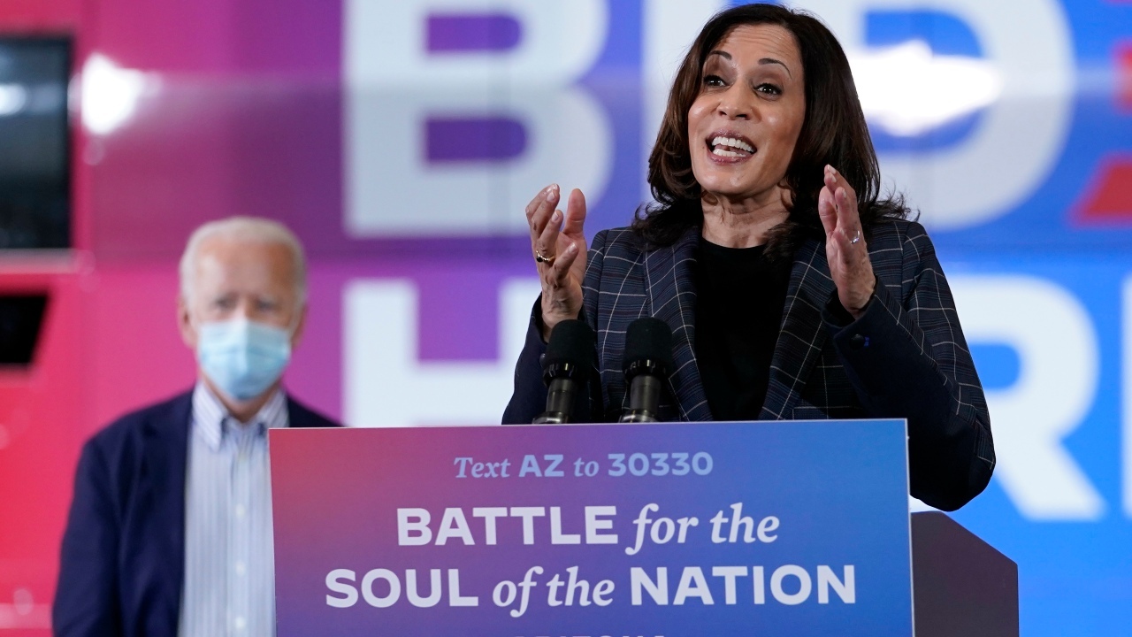 Kamala Harris Has Awkward Moment At NC Event, Says Election 'ends In 19 ...