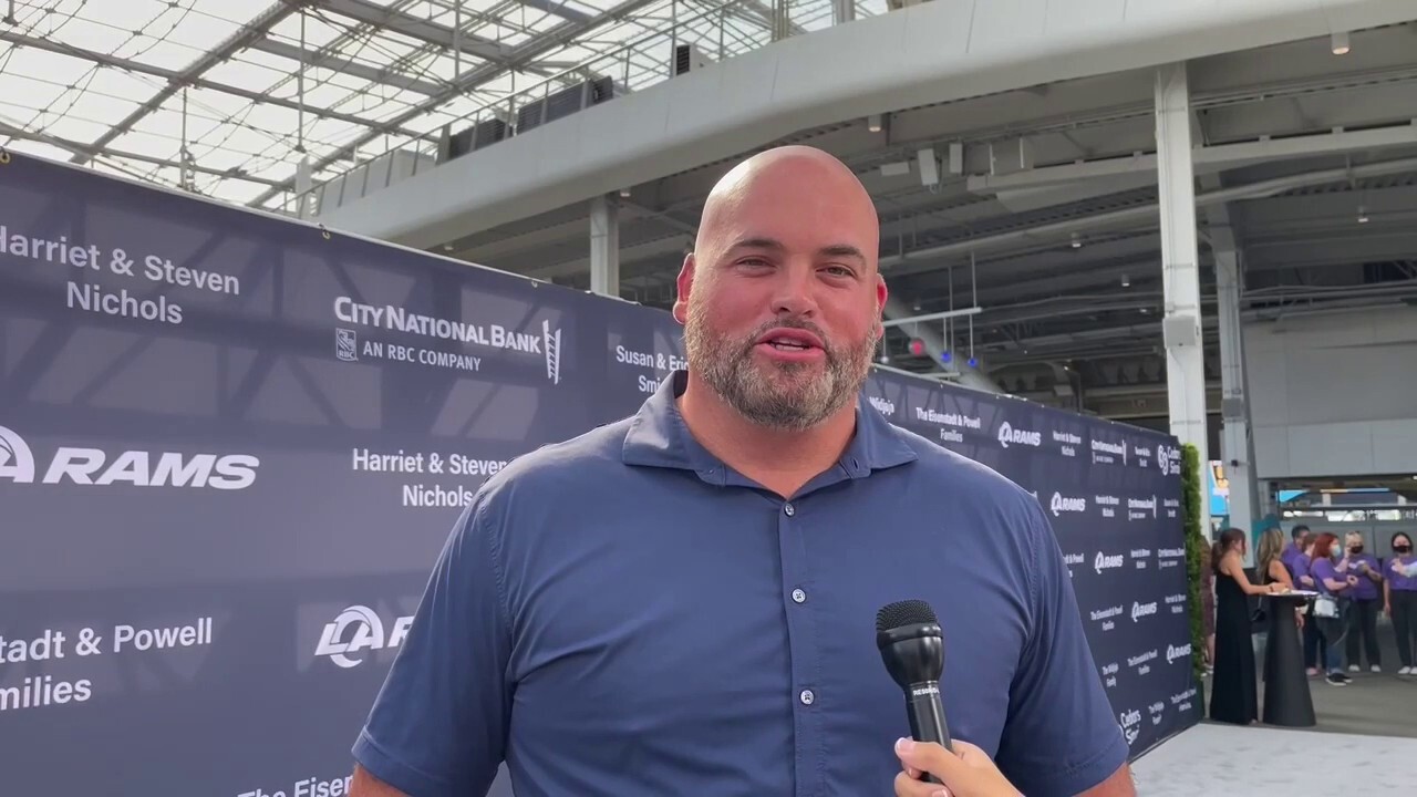 Former NFL lineman Andrew Whitworth's advice to rookies, playing against Aaron Donald