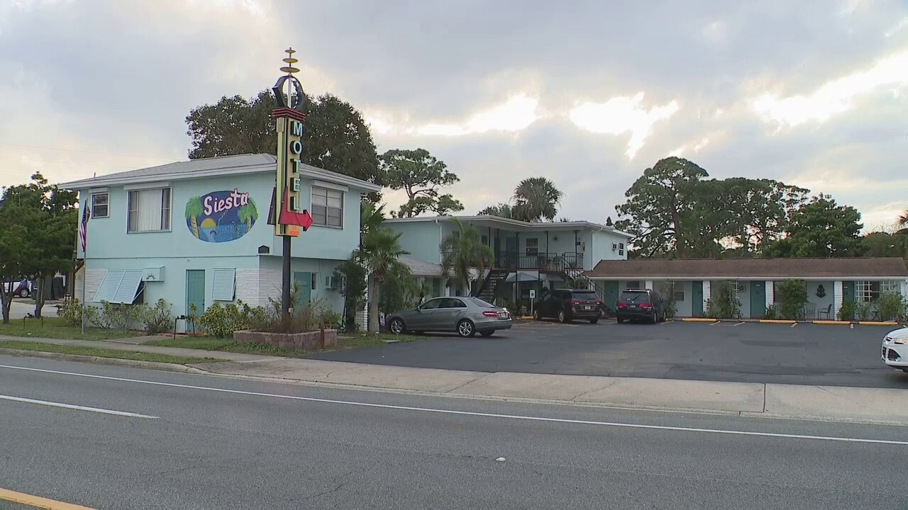 Man shoots, kills Florida motel worker, tries to shoot another but gun jams, police say