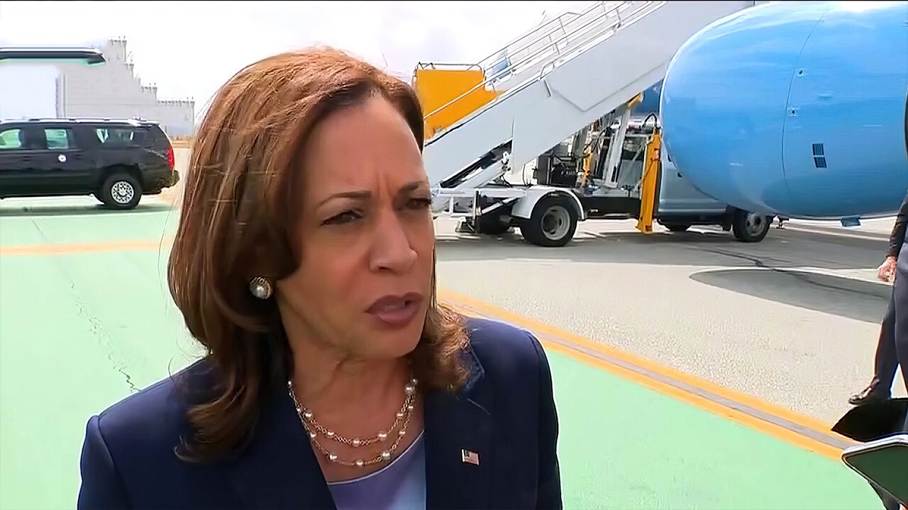 Kamala Harris ignores reporter question about border and Title 42