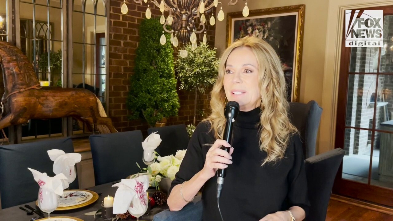 Kathie Lee Gifford says everyone is welcome to her house for Thanksgiving