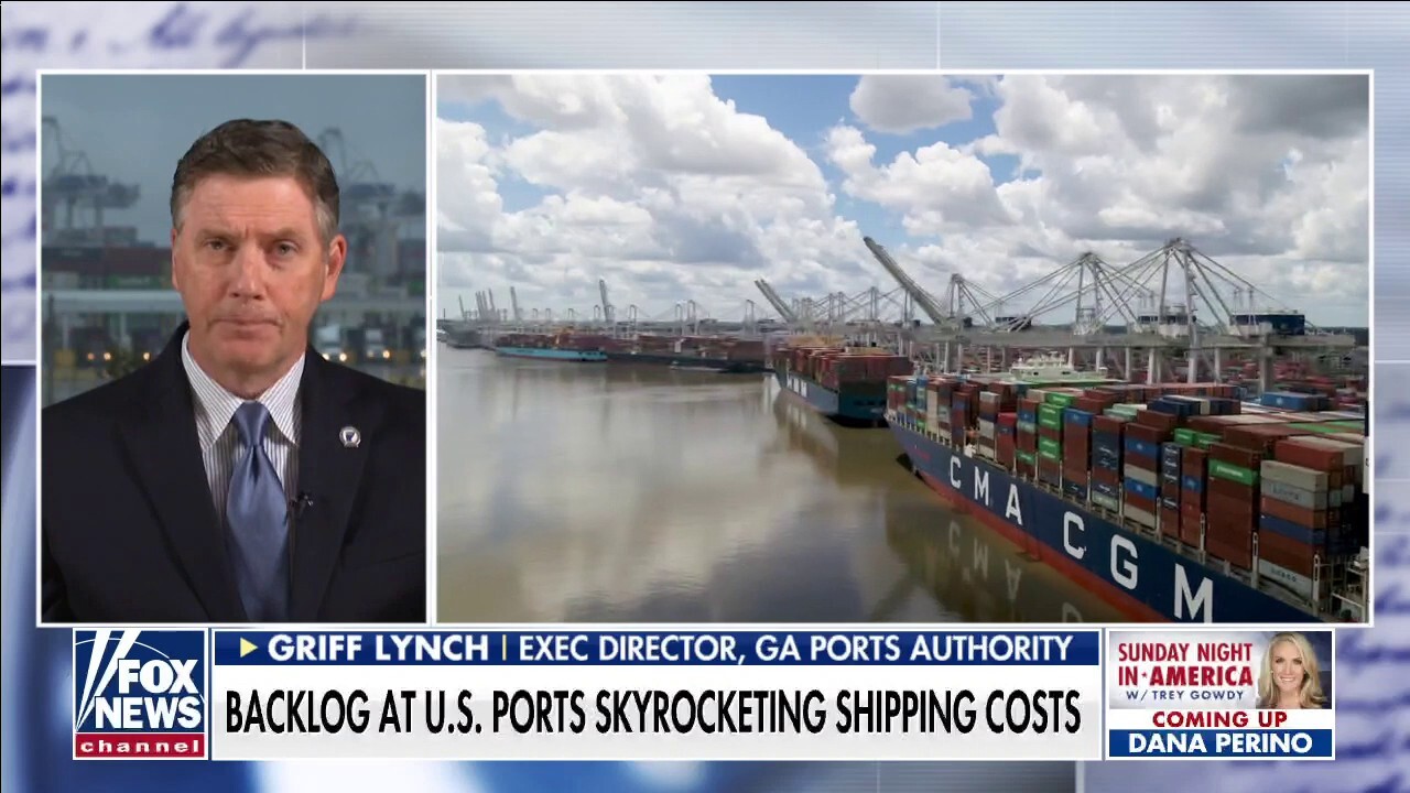 Backlog at US ports skyrocket shipping costs 