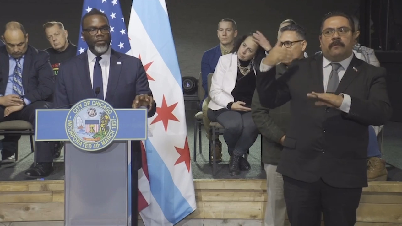 Кметът на Чикаго атакува Лайтфут, „десния екстремизъм“ за „хаоса“ в Чикаго