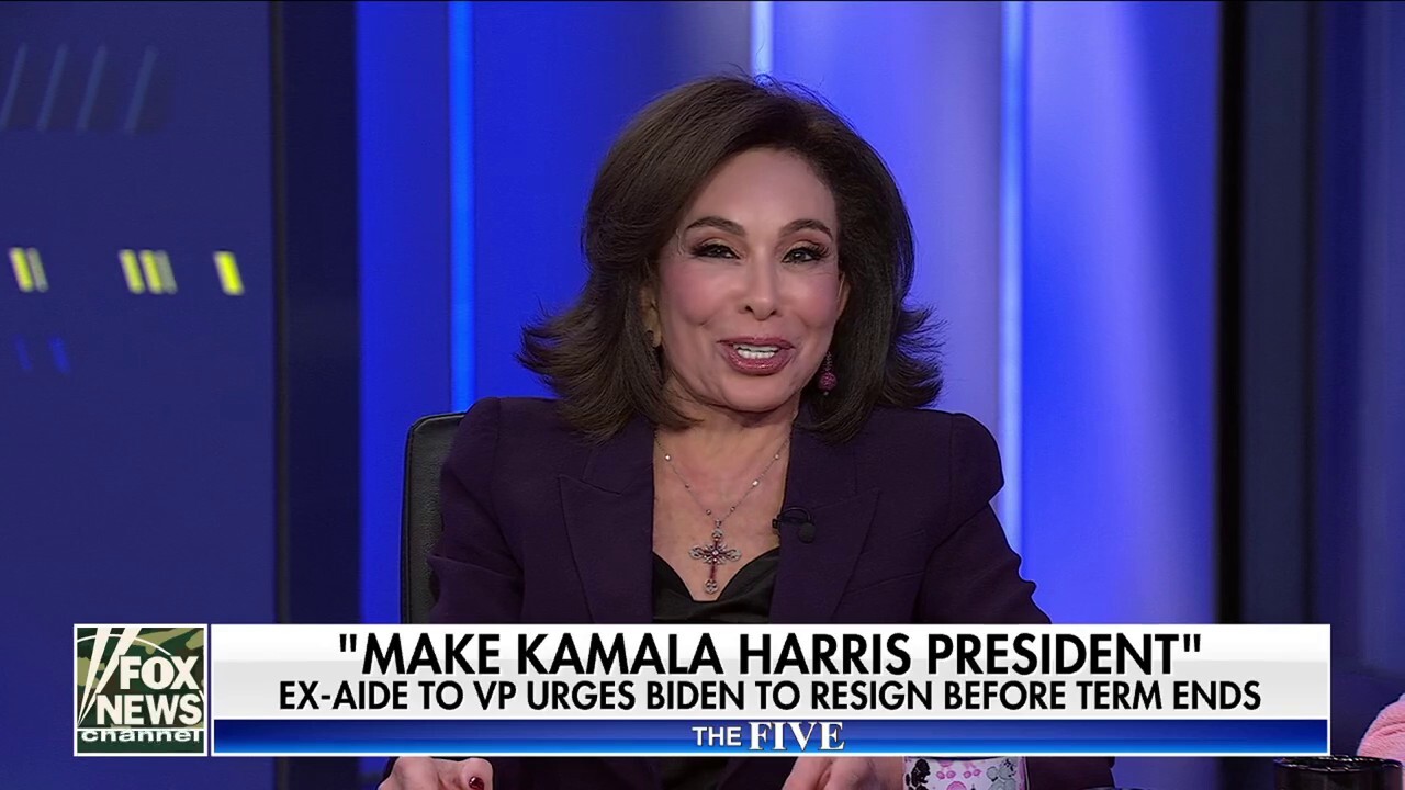  ‘The Five’ co-hosts discuss how an ex-aide to Kamala Harris’ campaign urged for President Biden to step aside in his final months in office to allow the vice president to assume his role.