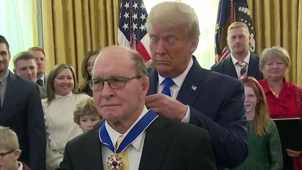 Dan Gable honored with Presidential Medal of Freedom