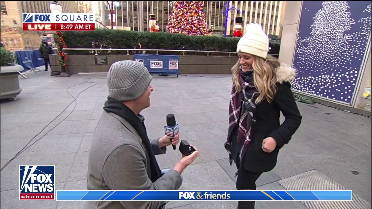 Couple gets engaged on FOX Square during 'Fox & Friends'