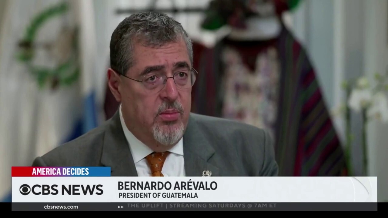 Президентът на Гватемала Бернардо Аревало твърди, че граничните стени не