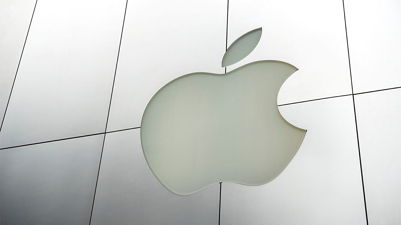 Apple delays return to office as COVID surges: report