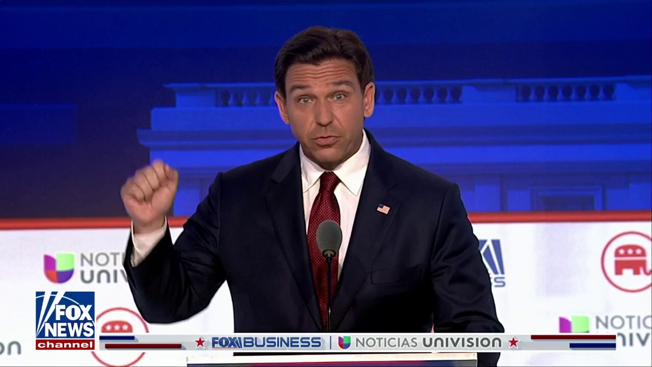 Our healthcare is putting patients at the back of the bus: Ron DeSantis