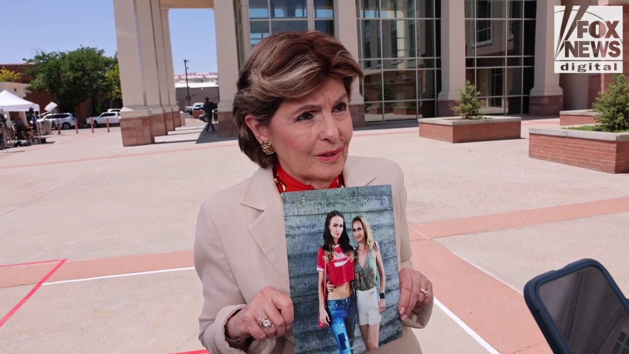 Attorney Gloria Allred speaks with Fox News Digital during Alec Baldwin's manslaughter trial