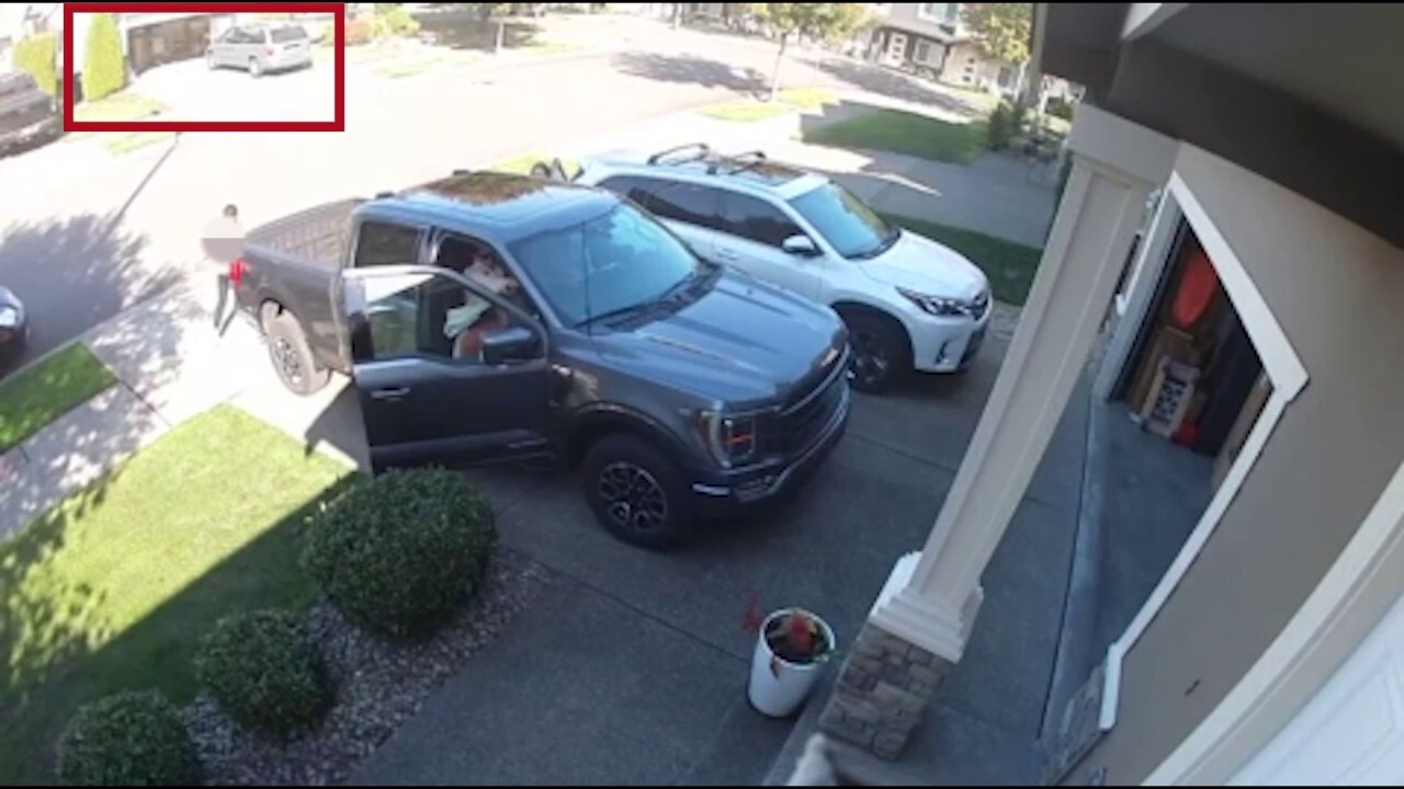 Neighborhood cameras catch Washington kidnapping suspect fleeing past responding officer