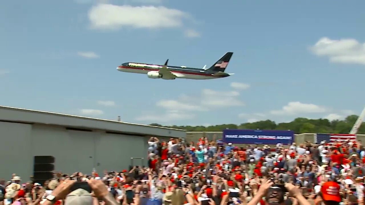 Trump plane flies over North Carolina rally site