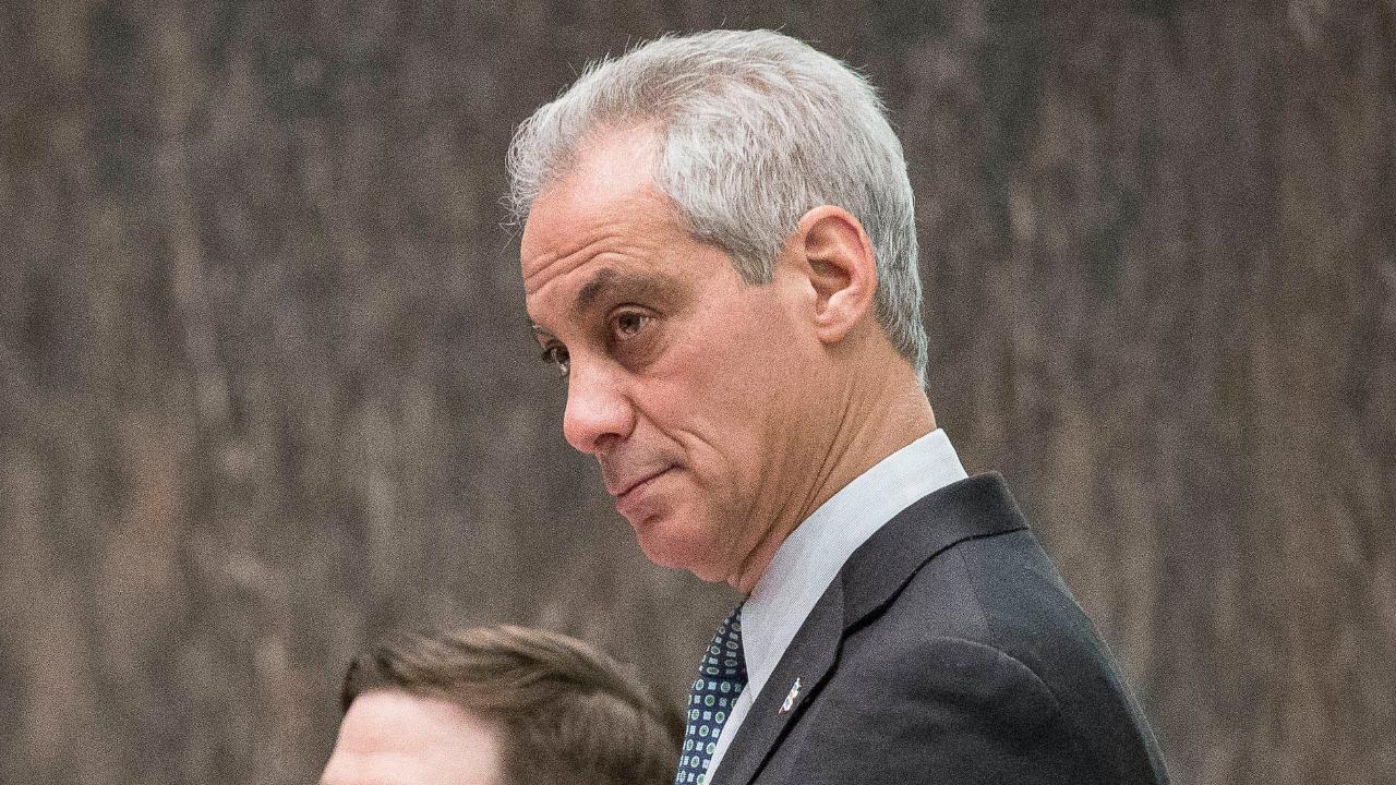 Emanuel rolls out ID for Chicago's 'undocumented'