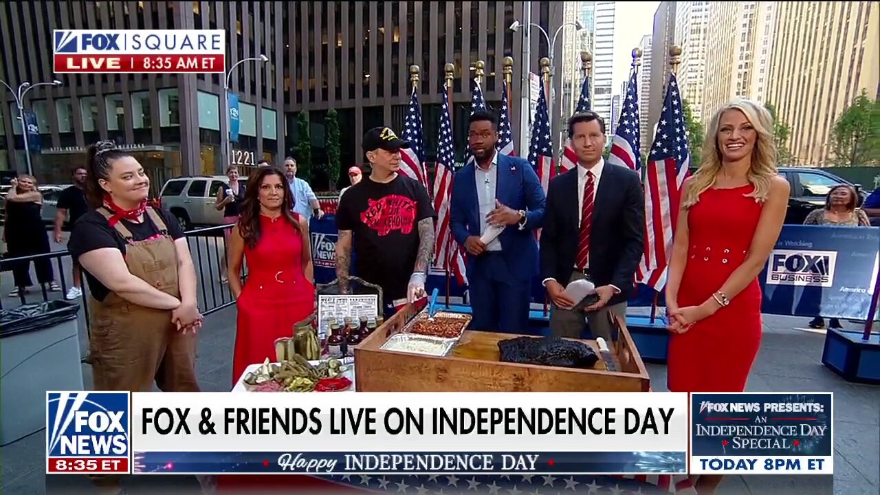 'Fox & Friends' hosts learn how to make a 'barbeque sundae'