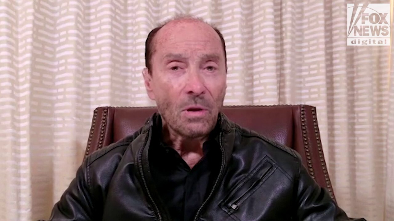 Trump inauguration performer Lee Greenwood defends Carrie Underwood against critics