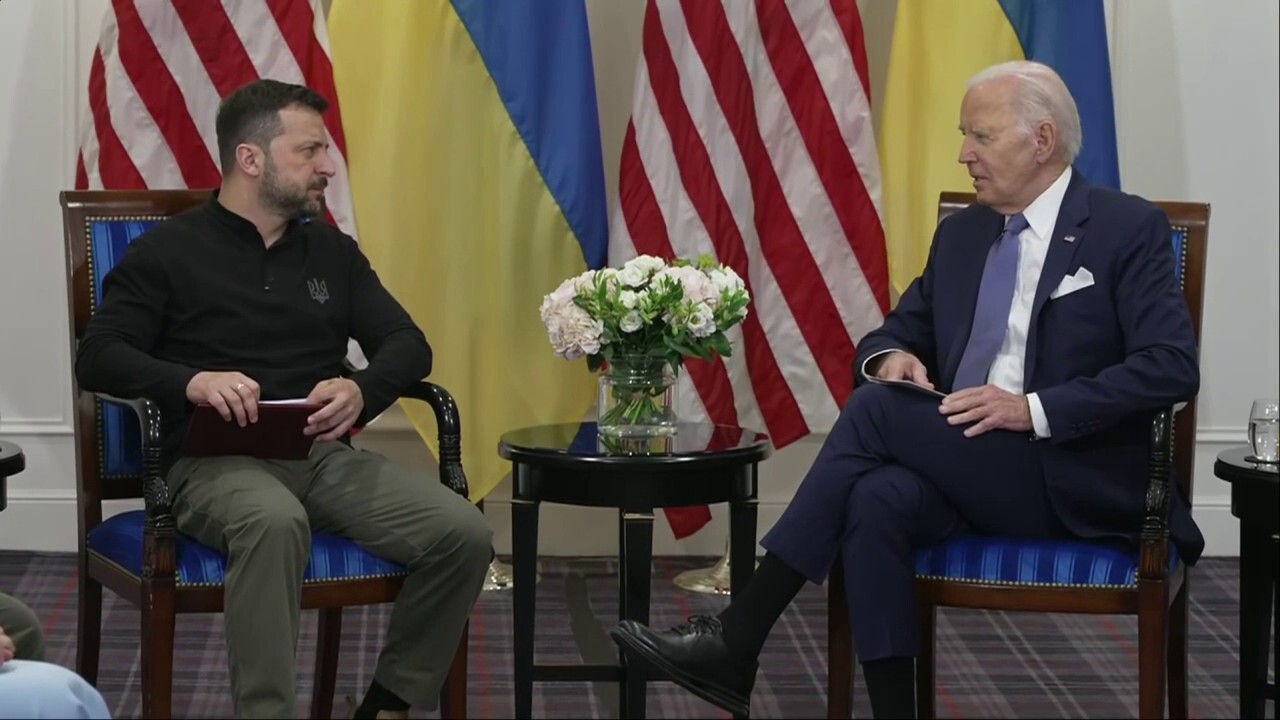 Байдън изтъкна консерваторите за финансирането на Украйна на среща със Зеленски