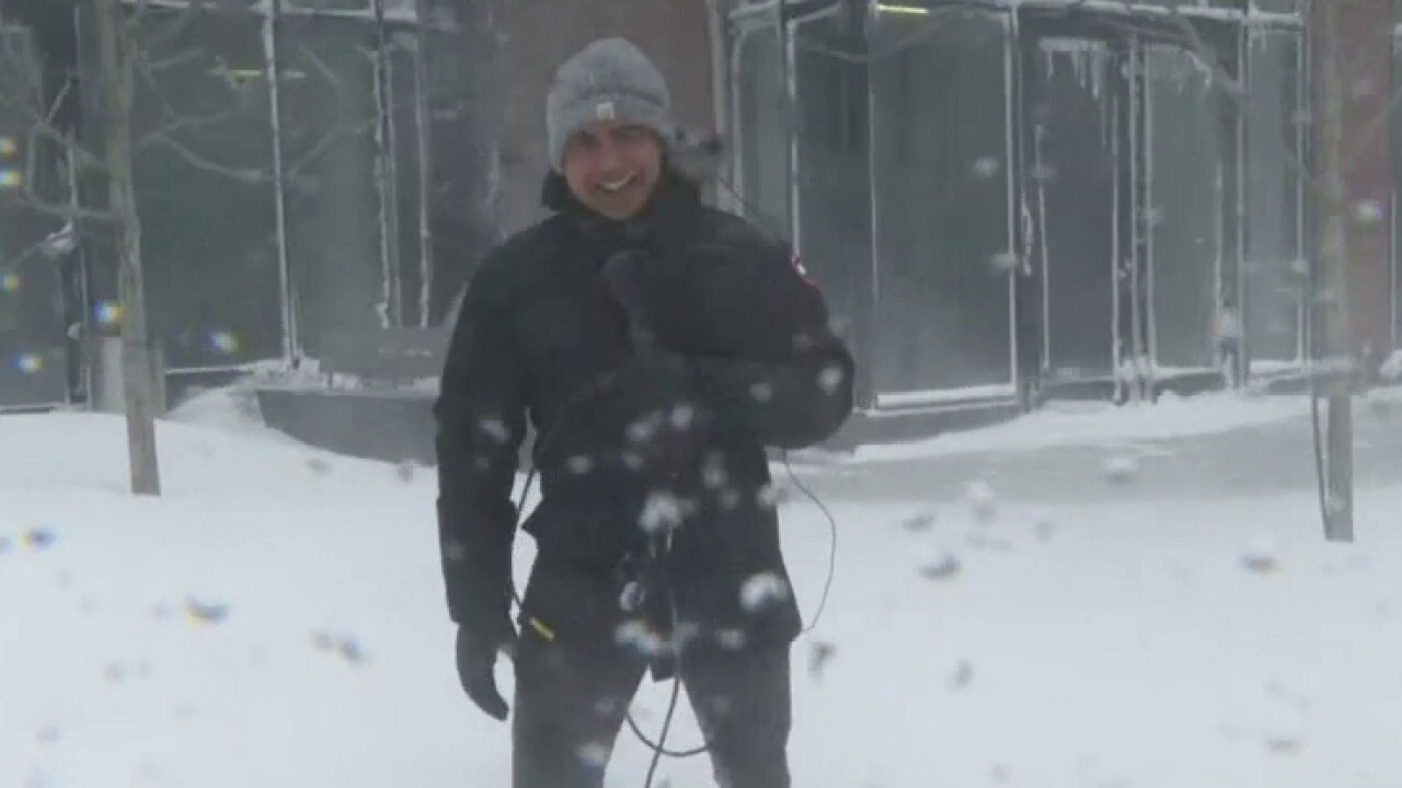 Snow Blankets Major Cities As Massive Storm Hits Northeast Fox News Video 9225