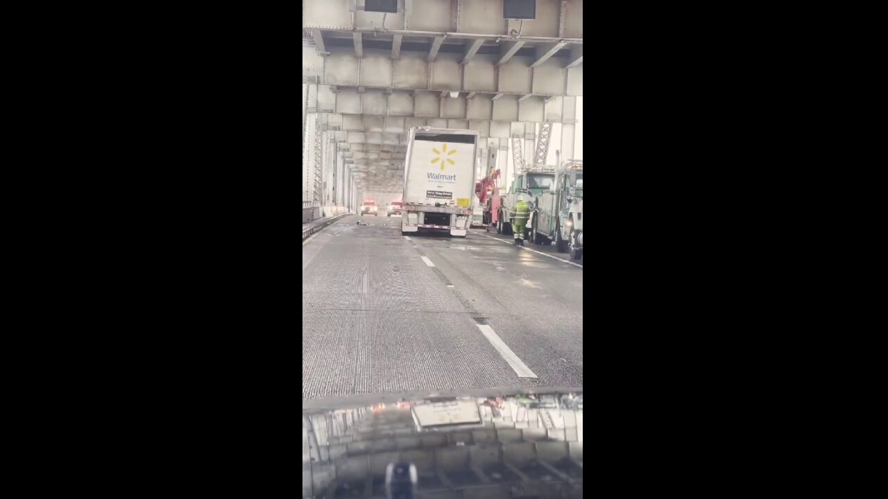 Semi-truck overturned by strong winds on San Francisco bridge