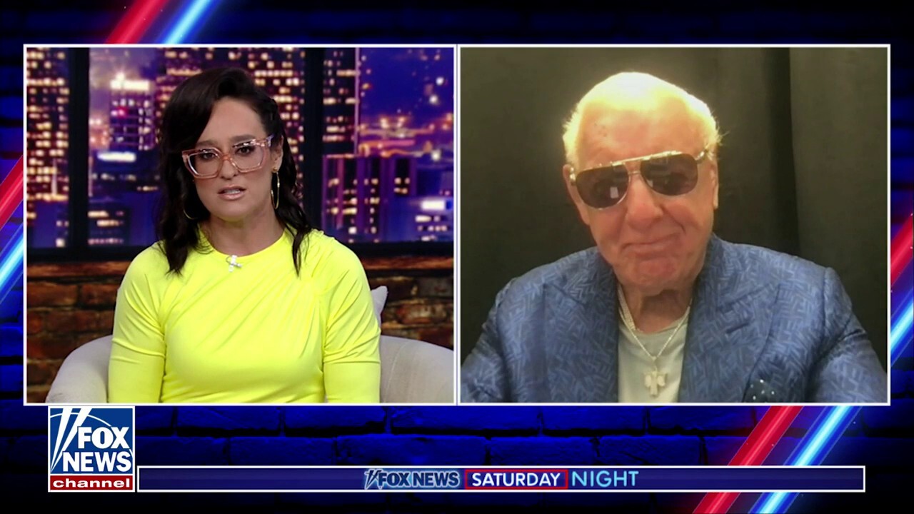 Two-time WWE Hall of Famer Ric Flair discusses his true love of sports and view on the current NBA management on 'Fox News Saturday Night.' 
