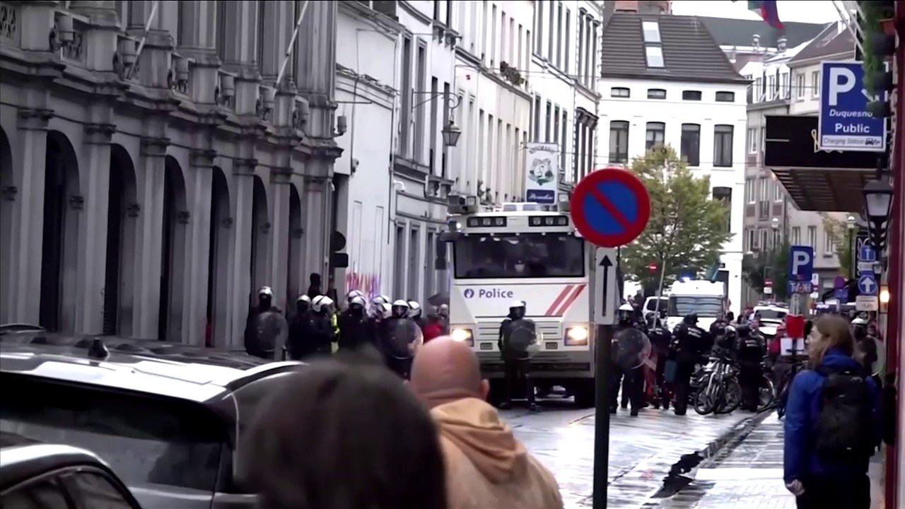 Police in Brussels use tear gas, water cannons on protestors