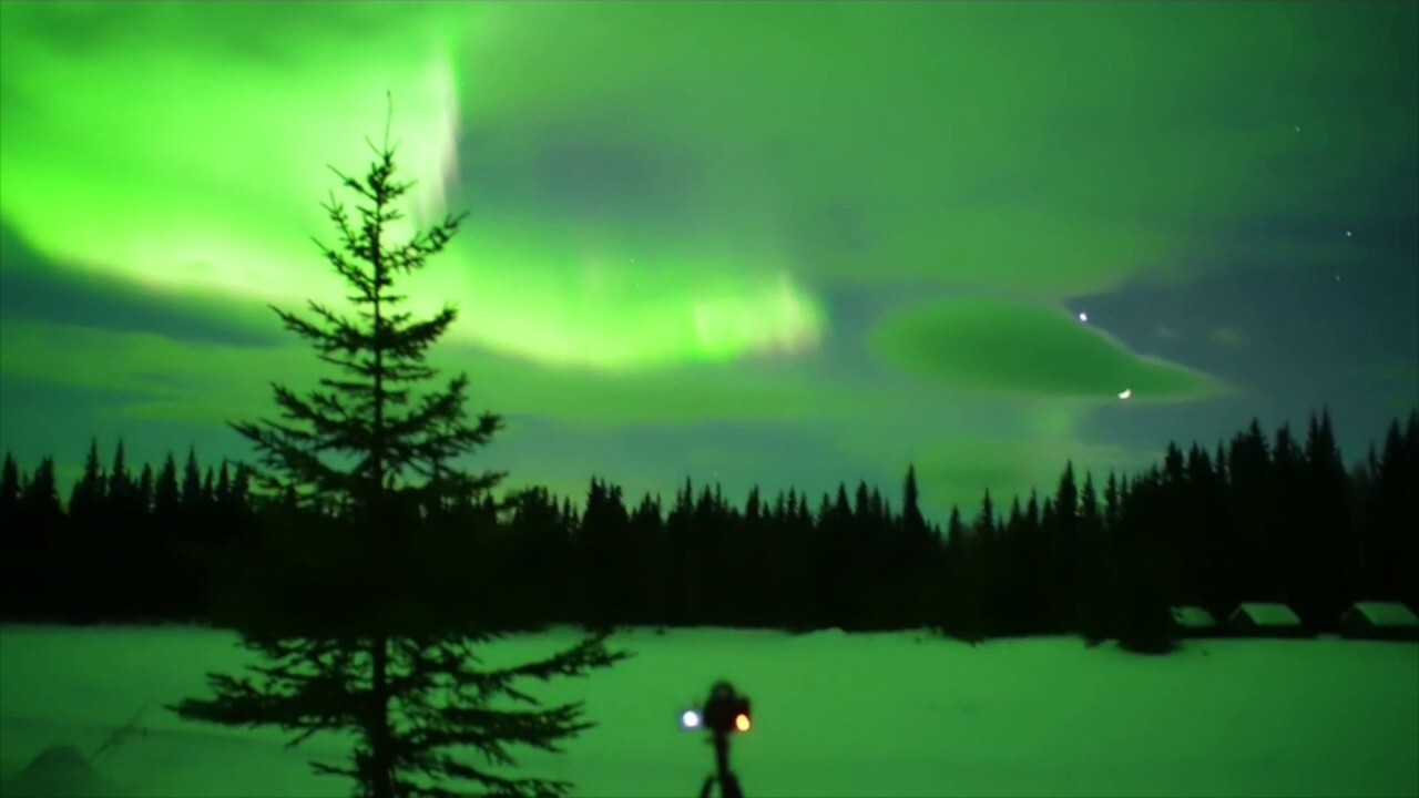 'Most insane aurora of my life': Stunning Northern Lights shine bright over Alaska