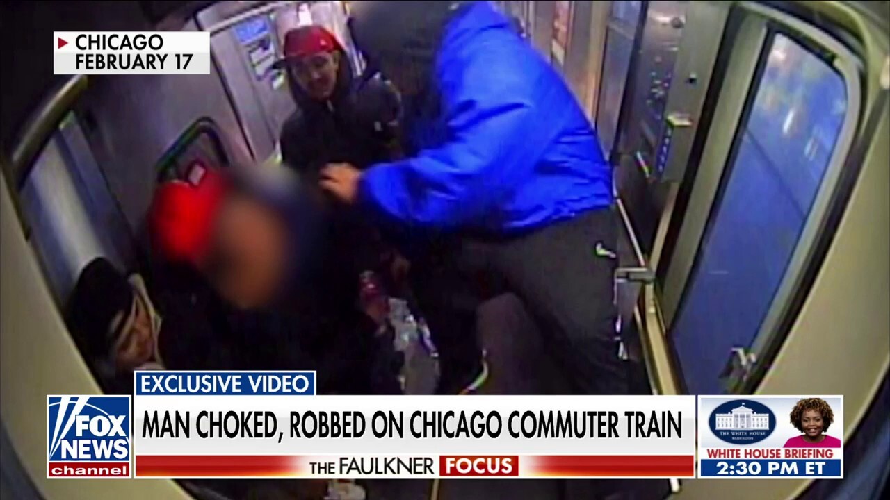 Video shows migrants allegedly choking, robbing Chicago man on train