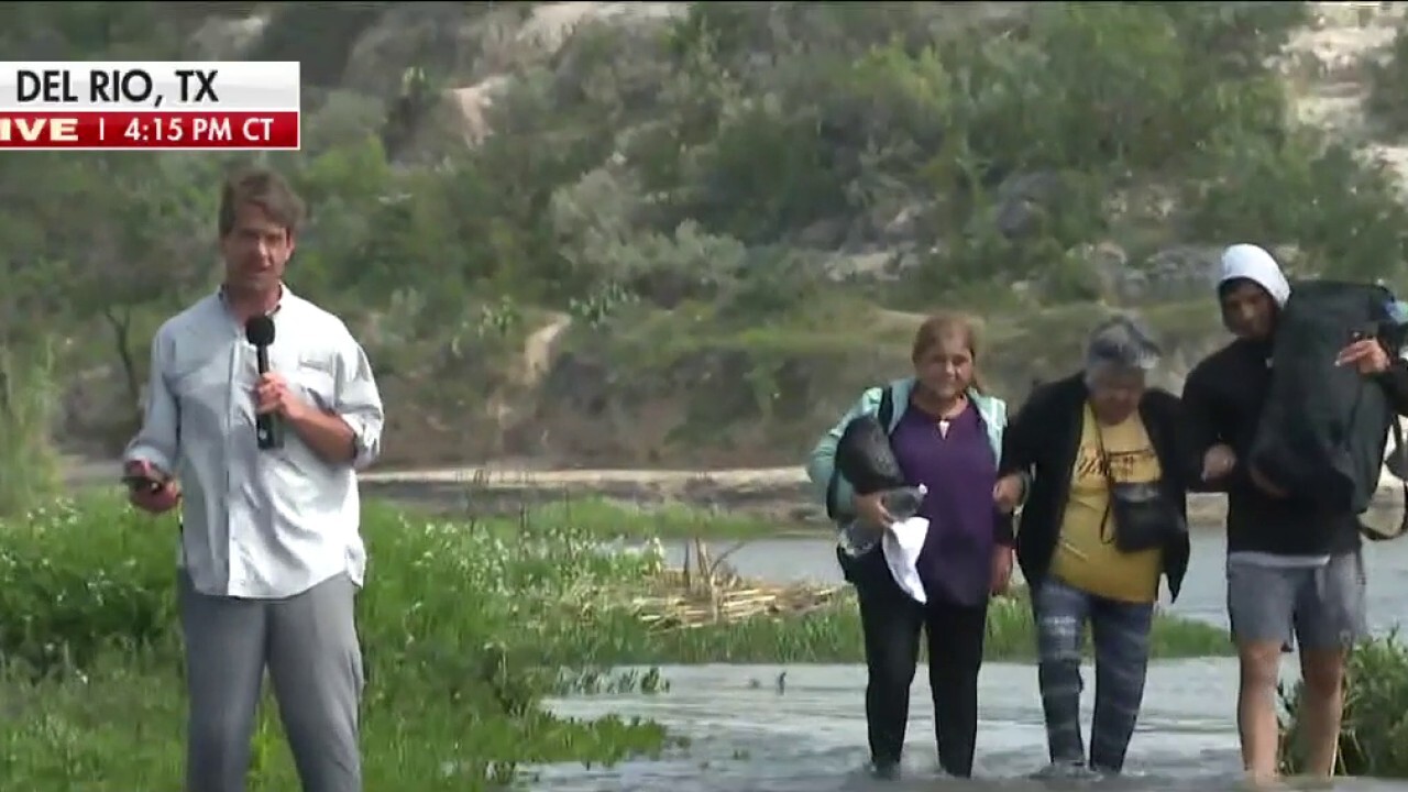 'The Five' reacts to video of migrants crossing in broad daylight 