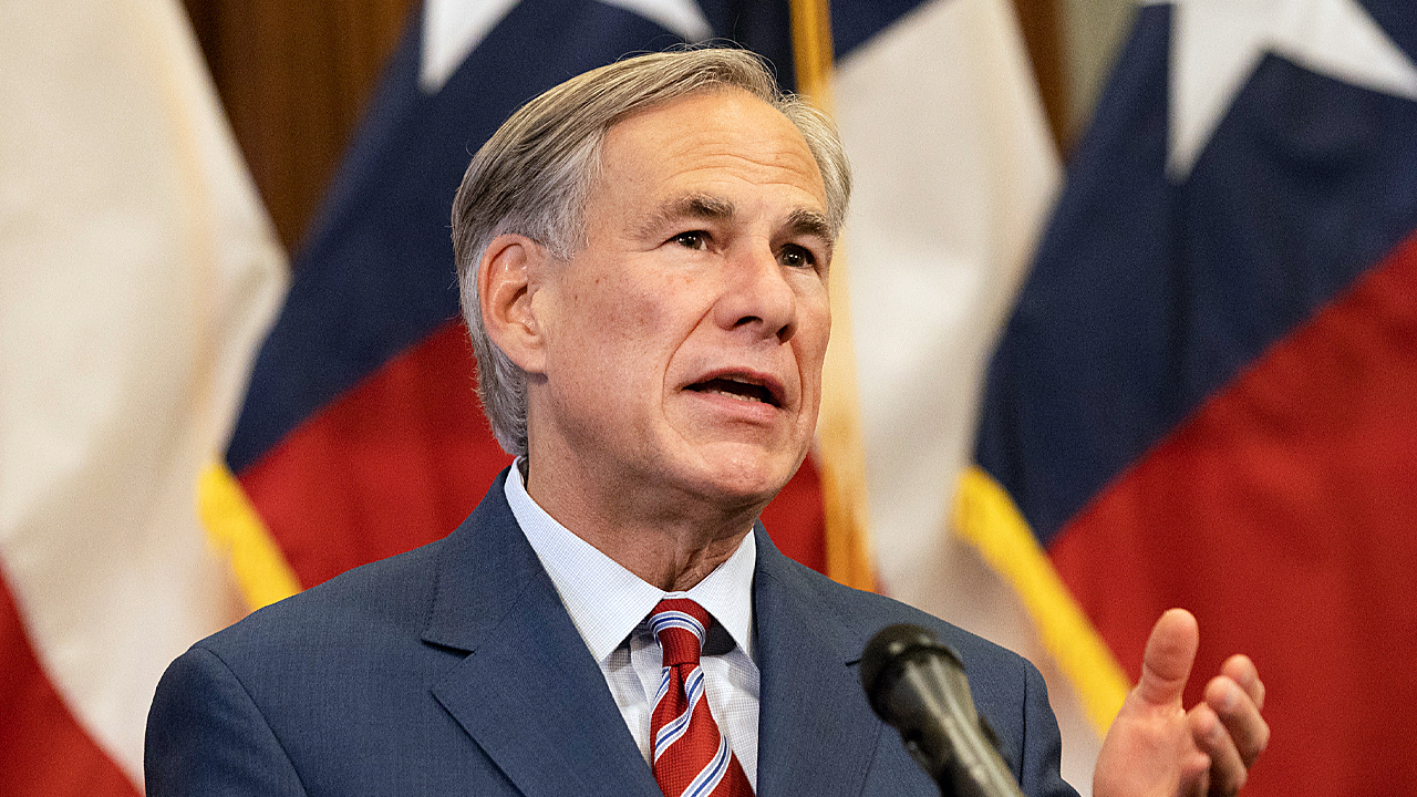 TX Gov Abbott holds a press conference and debuts the construction of the TX border wall