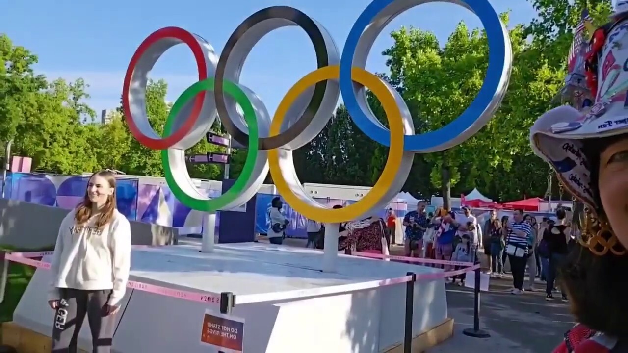 Olympics super fan shows off show-stopping outfits on streets of Paris