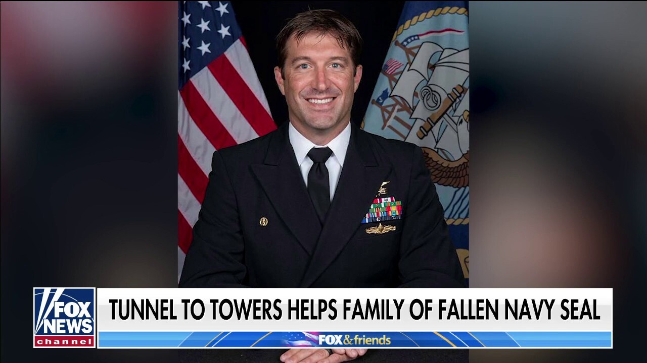 Tunnel to Towers helps family of fallen Navy SEAL commander this Christmas