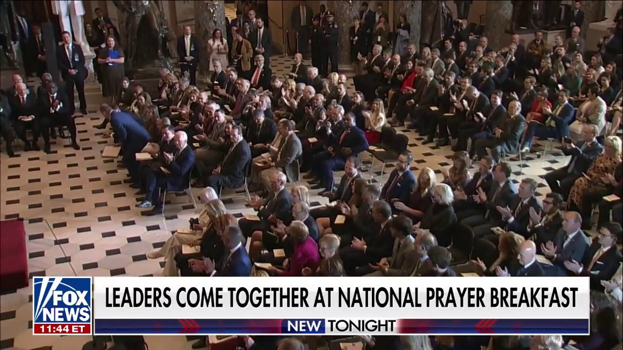 Democrat, Republican leaders meet for National Prayer Breakfast