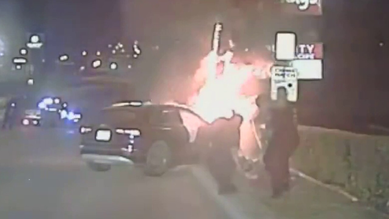 Texas Police Rescue Unconscious Man From Burning Car After Crash Fox News Video 4395