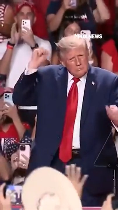 Trump breaks out signature dance moves