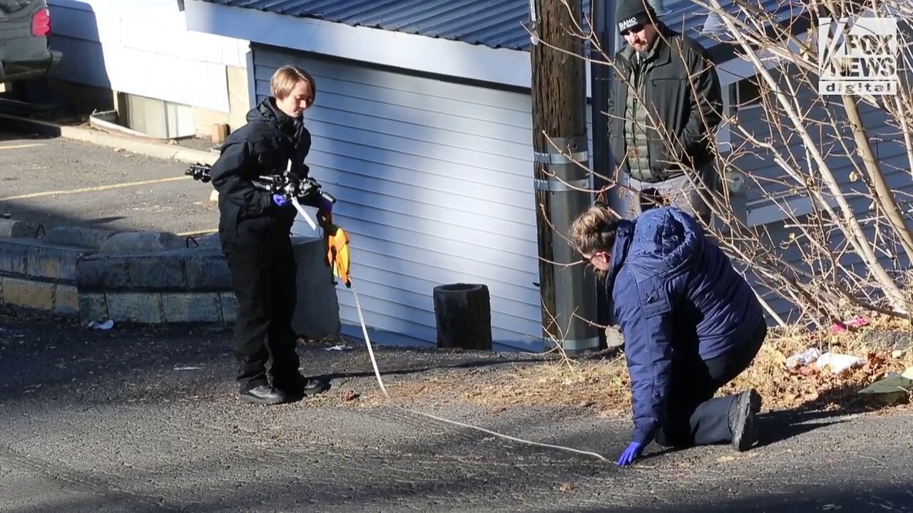 A Forensics Team Returned To The Street In Front Of The Idaho Crime A Forensics Team Returned To The Street In Front Of The Idaho Crime