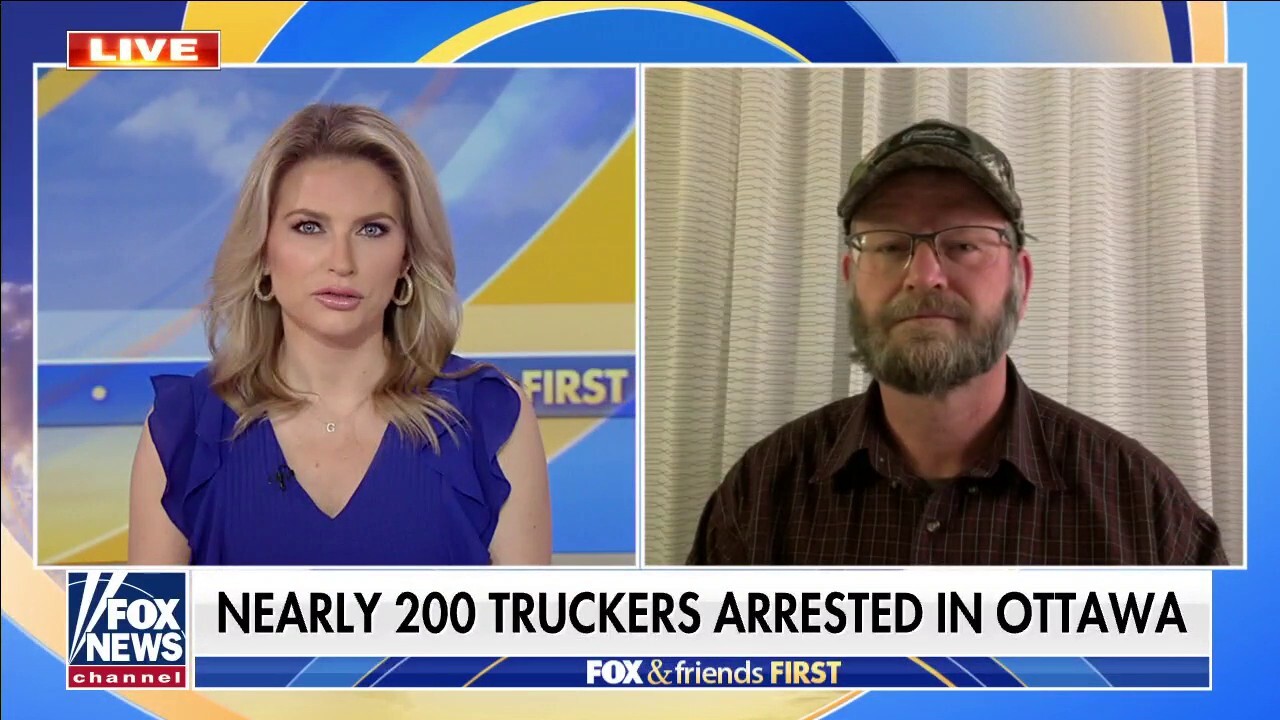 Trucker calls on Canadians to 'stand up' and support their movement