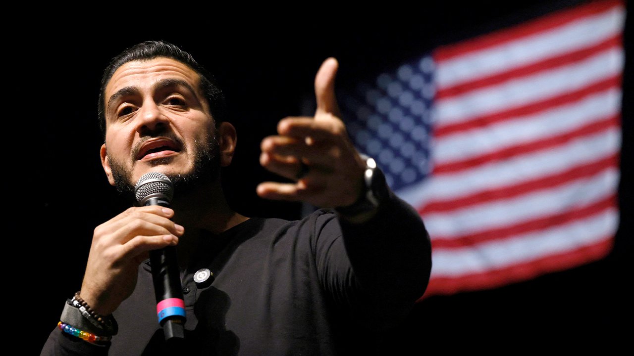 WATCH LIVE: Abdul El-Sayed hosts campaign rally in Michigan