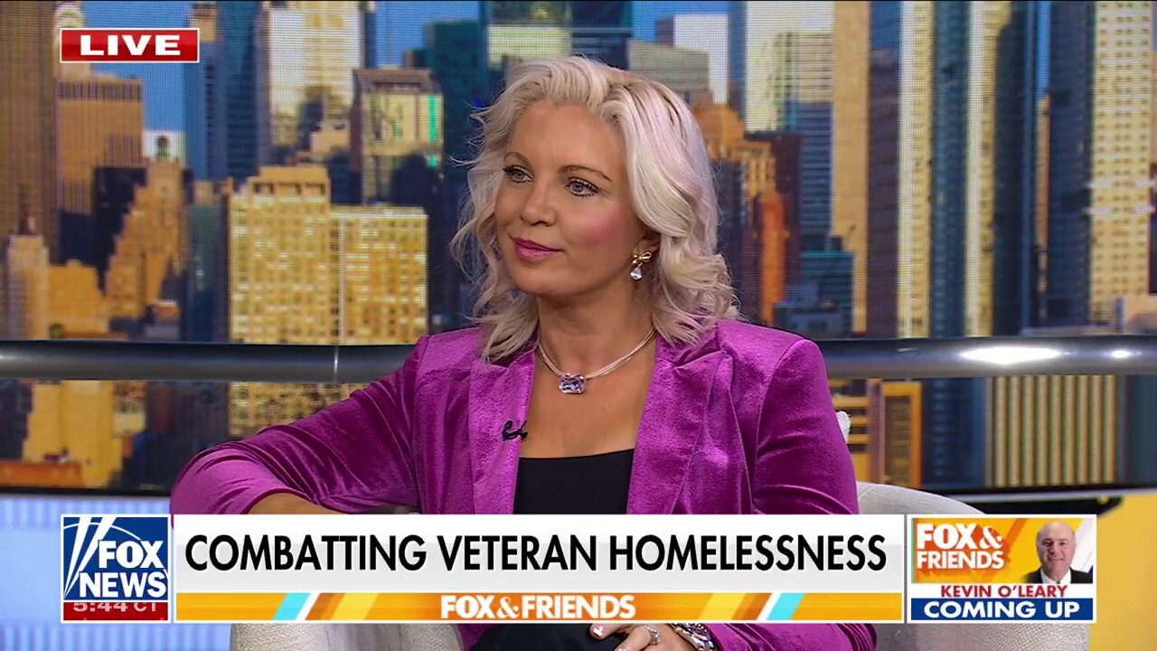 Retired Marine meets with homeless veterans across the nation