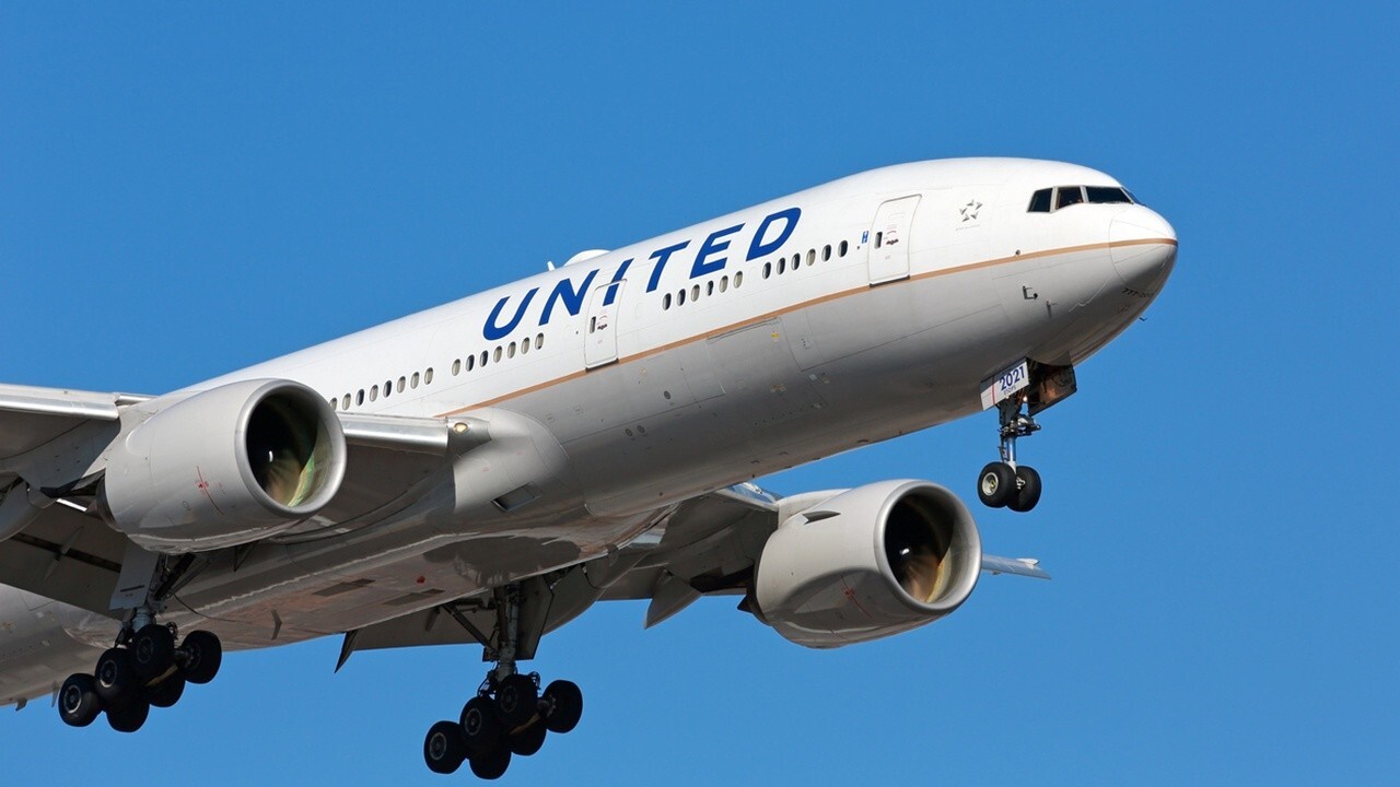 United Airlines giving vaccinated flyers free tickets