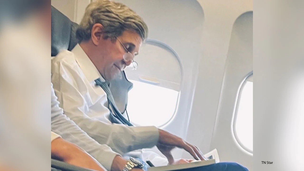 California chef slams airline's apparent double standard for mask-less John Kerry