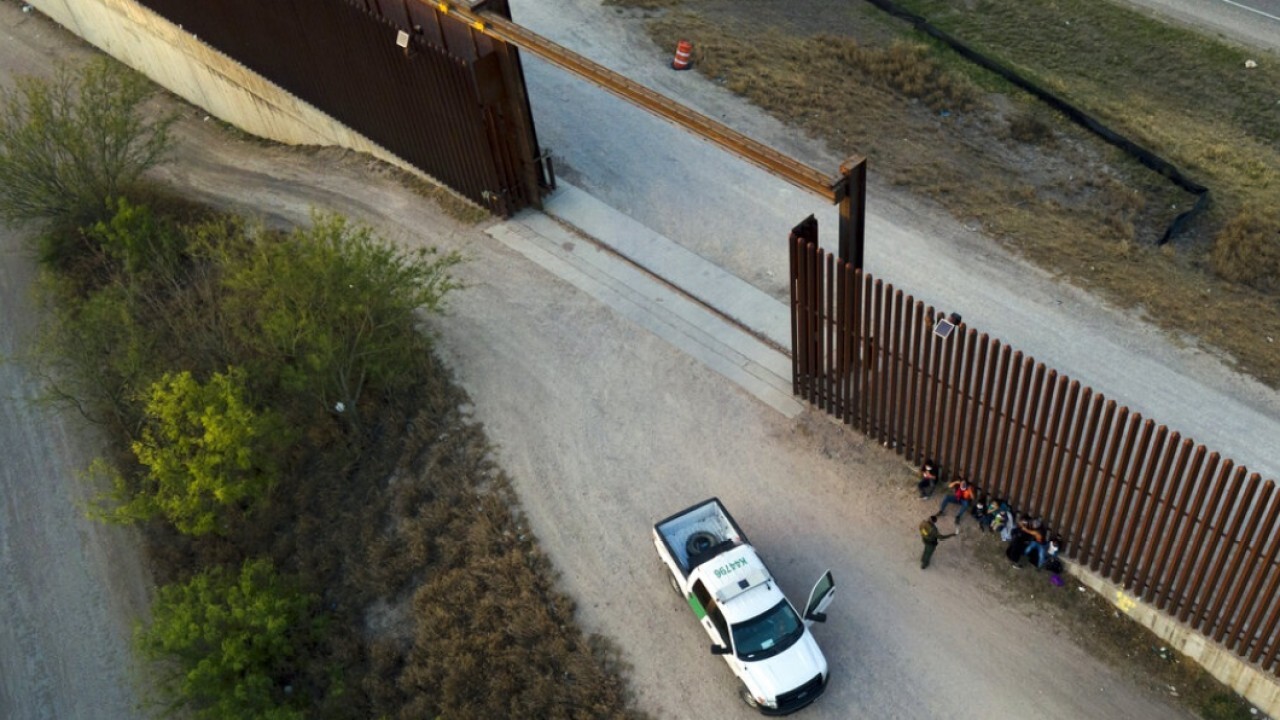 Border crisis 'is completely out of control': Former Border Patrol official