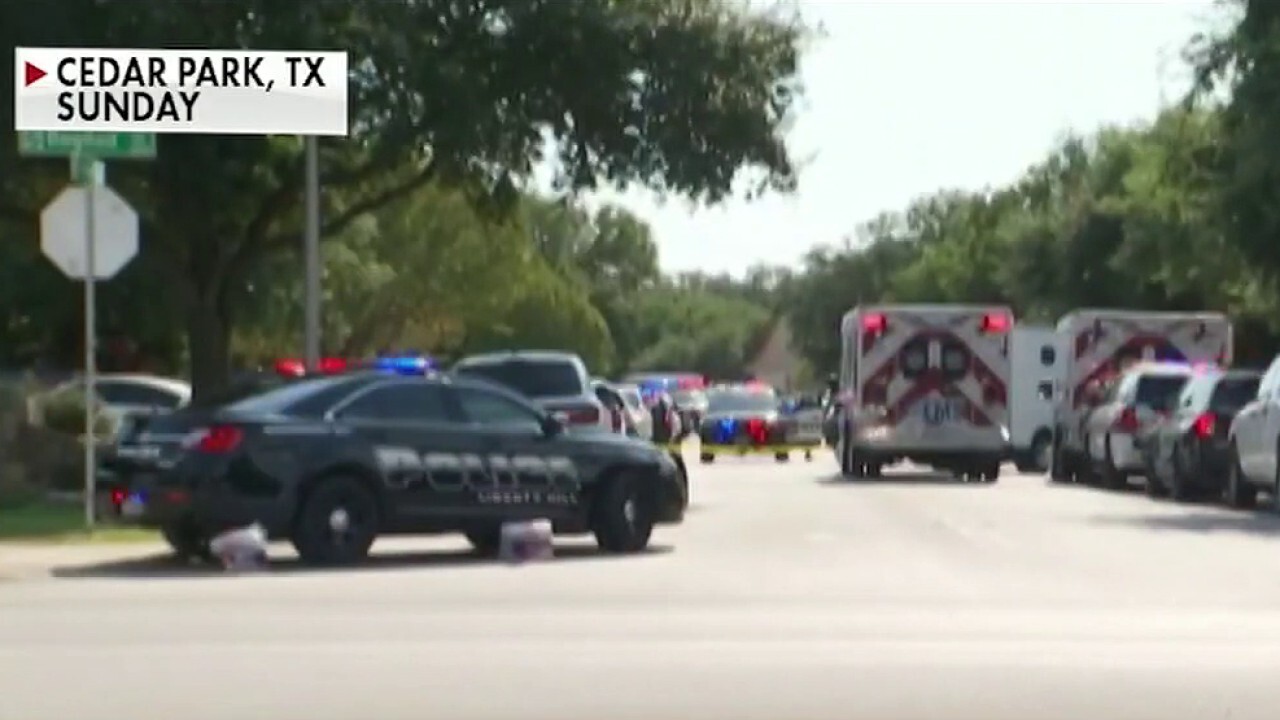 3 Texas officers injured in shootout, taken to hospital