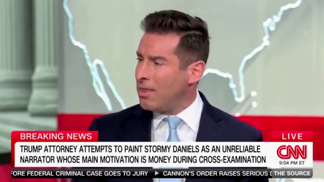 Правен анализатор на CNN, изумен от признанието на Сторми Даниелс, че мрази Тръмп в показанията си: `Голяма сделка`