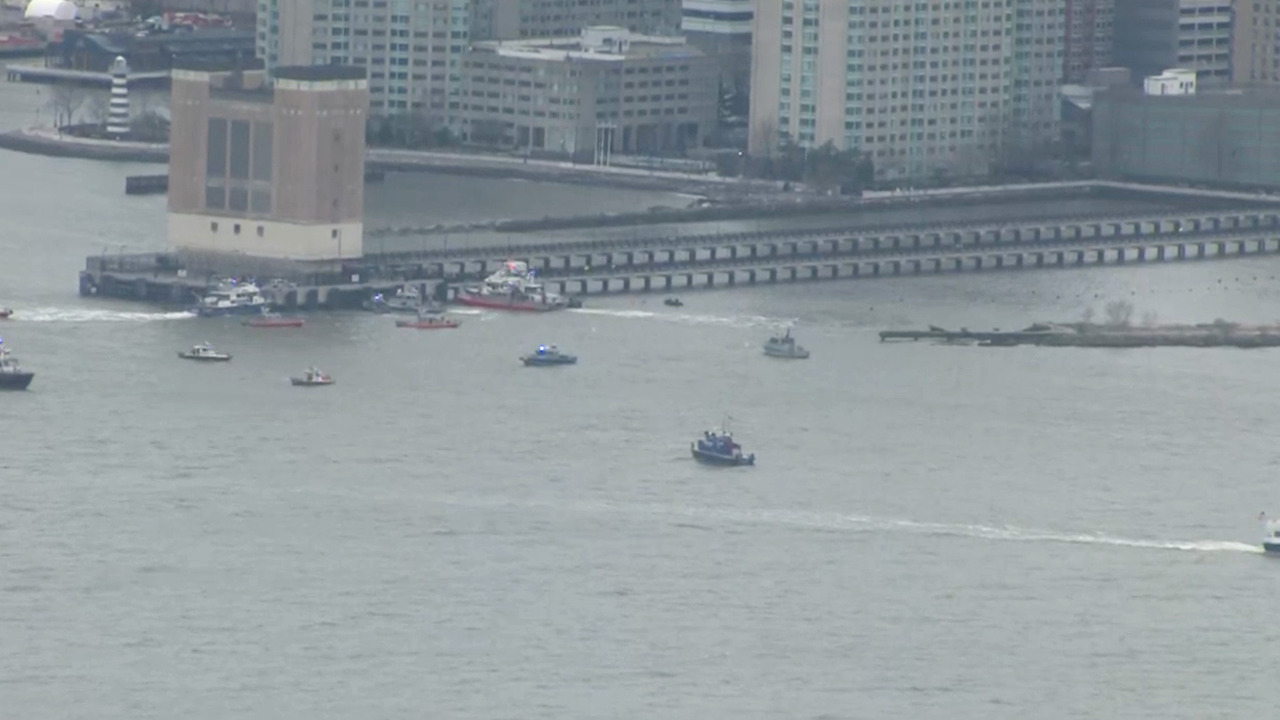  Helicopter crashes successful  Hudson River successful  New York 