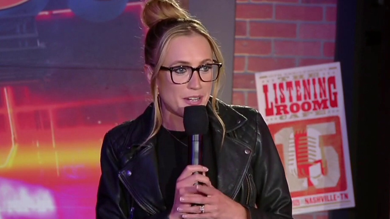 Kat Timpf gives stand-up comedic performance on 'Gutfeld!'