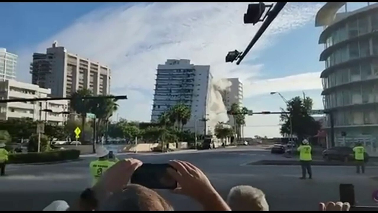 Miami hotel that hosted The Beatles, JFK is imploded 